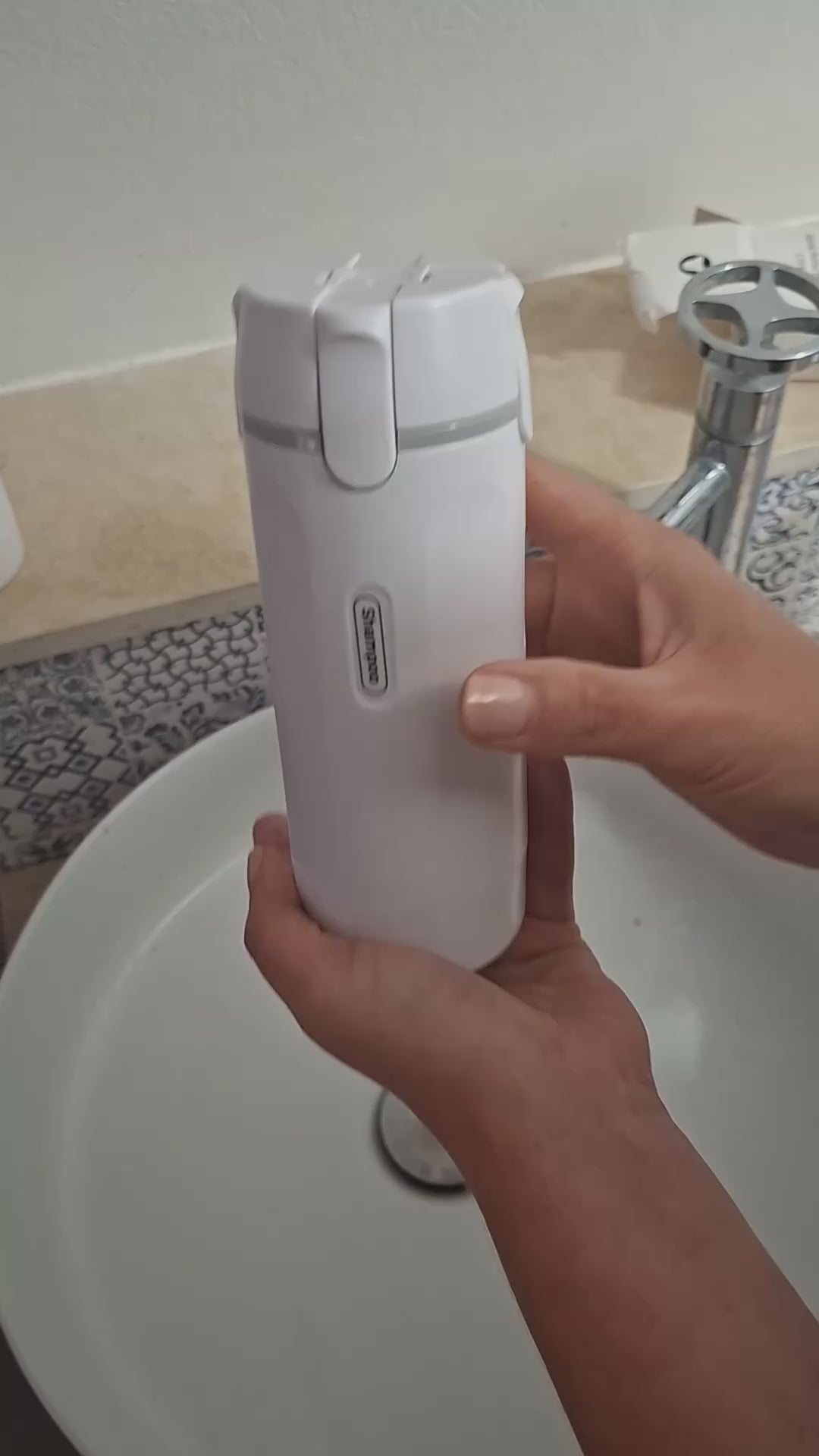 Dispenser da Viaggio 4 in 1 – Flaconi Ricaricabili Antiperdita | Set Toilette Aereo